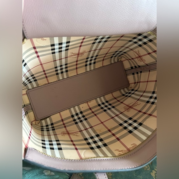 Vintage Burberry tote bag. Used . Size medium - Picture 6 of 13
